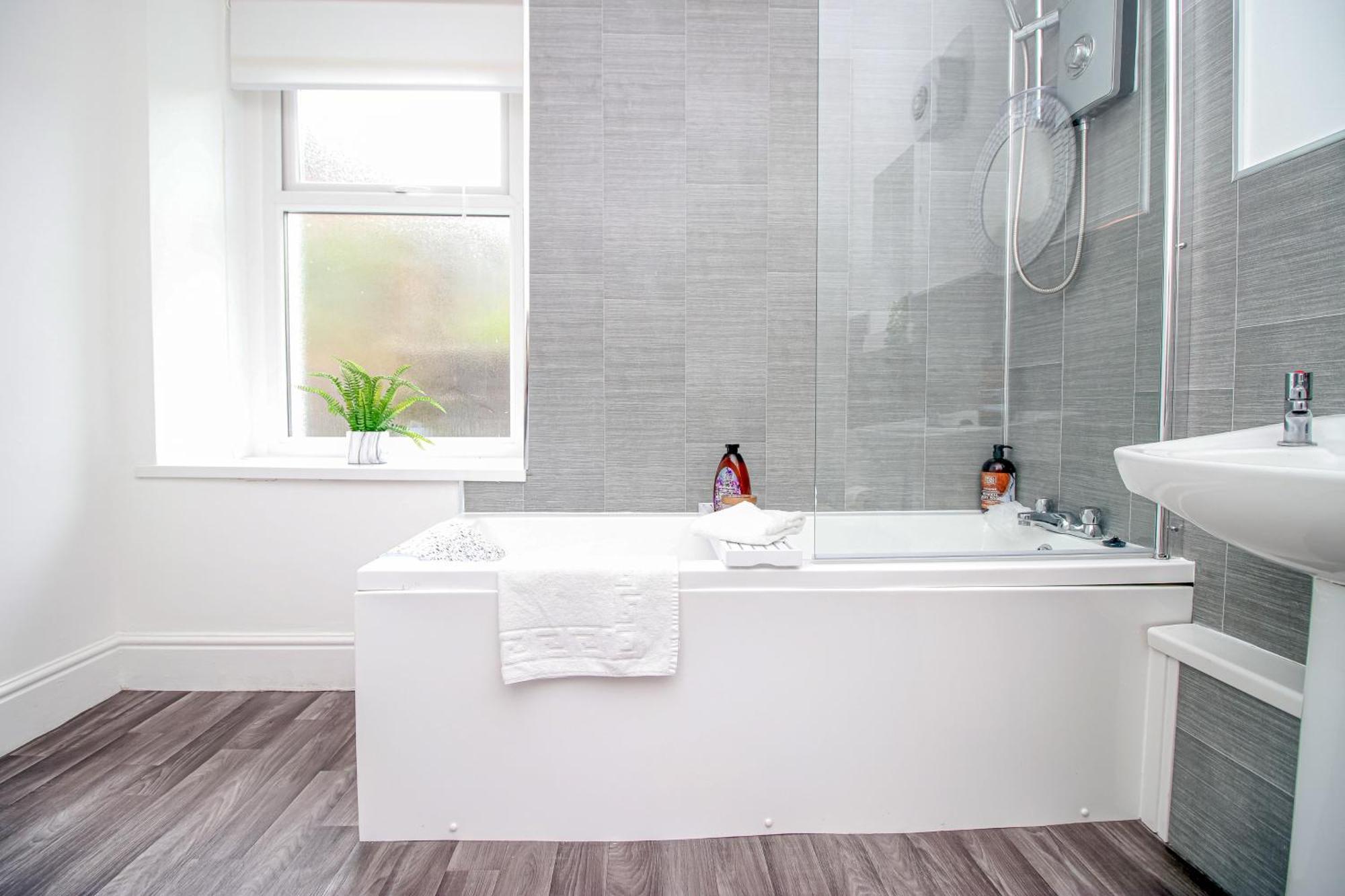 Norton Terrace Charming Home In The Beautiful Afan Forest By Staystaycations Port Talbot Εξωτερικό φωτογραφία